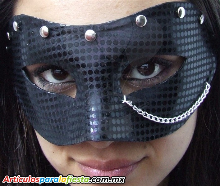 ANTIFAZ ITALIANO NERO CON CADENAS