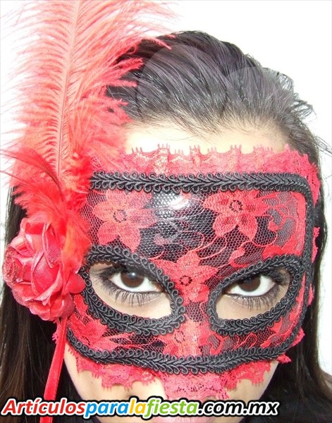 ANTIFAZ ITALIANO CON ENCAJE Y PLUMAS ROJAS