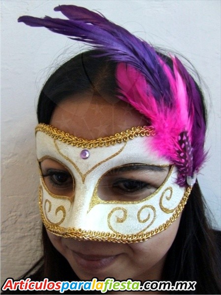ANTIFAZ BEIGE Y PLUMA MORADA CON ROSA