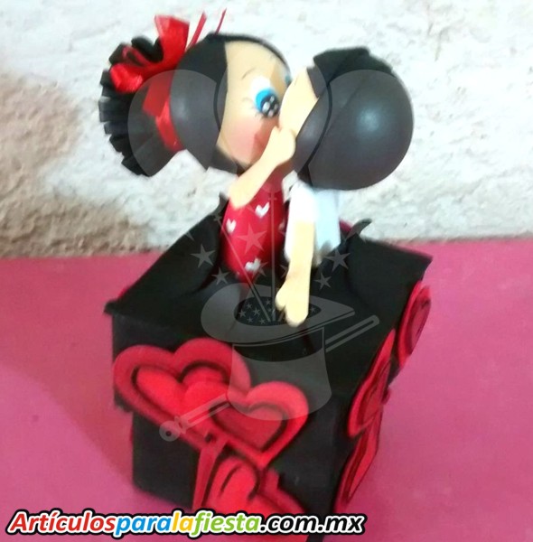 FUFUCHA NOVIOS CON CAJA SORPRESA