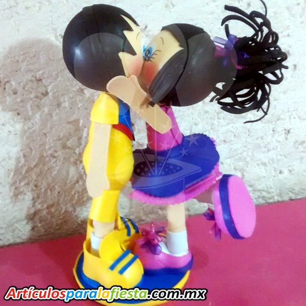 FUFUCHAS BESO DE NOVIOS