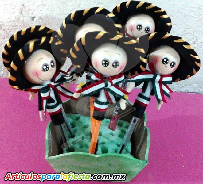 FUFUCHAS MARIACHI PARA PLUMAS