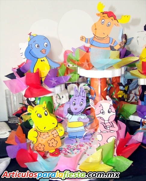 CENTRO DE MESA CON PRESONAJES DE INFANTILES