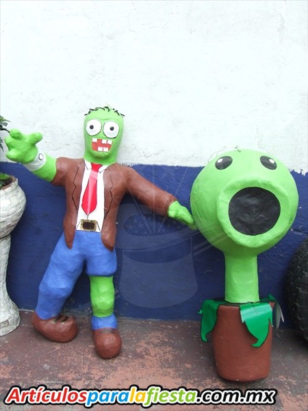 PIÑATA FIGURA DE PLANTS Y ZOMBIS