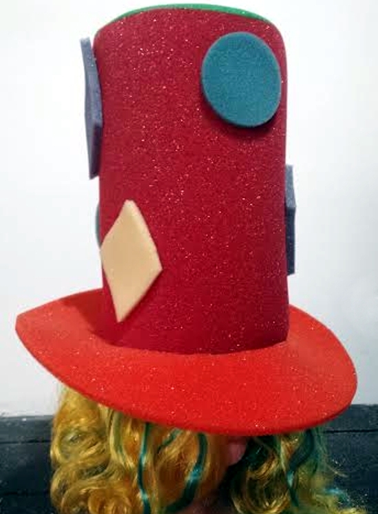 SOMBRERO PARA BATUCADA ROJA CON FIGURAS
