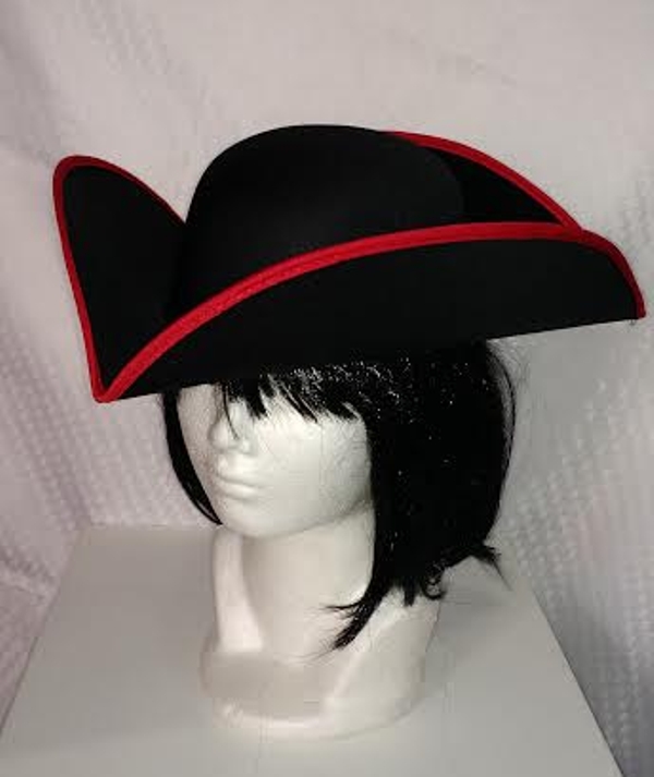 OMBREROS PARA FIESTAS TIPO PIRATA CON FRANJA ROJA
