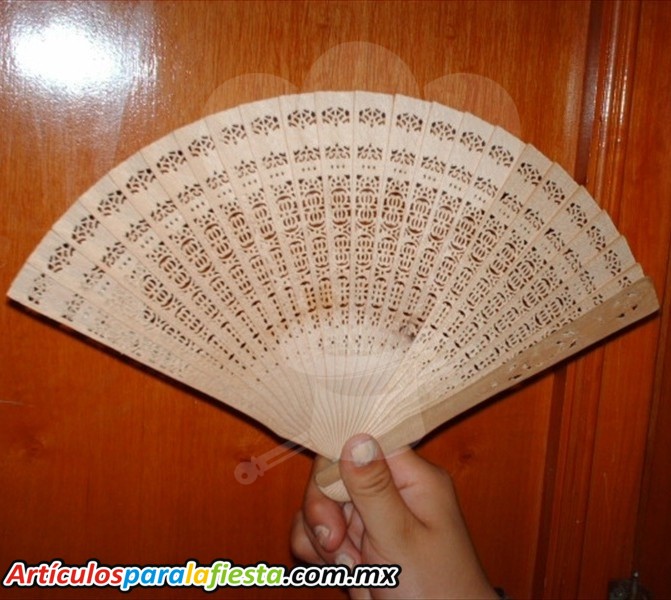 ABANICO DE MADERA
